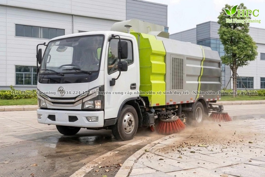 Vệ sinh cảnh quan khu công nghiệp